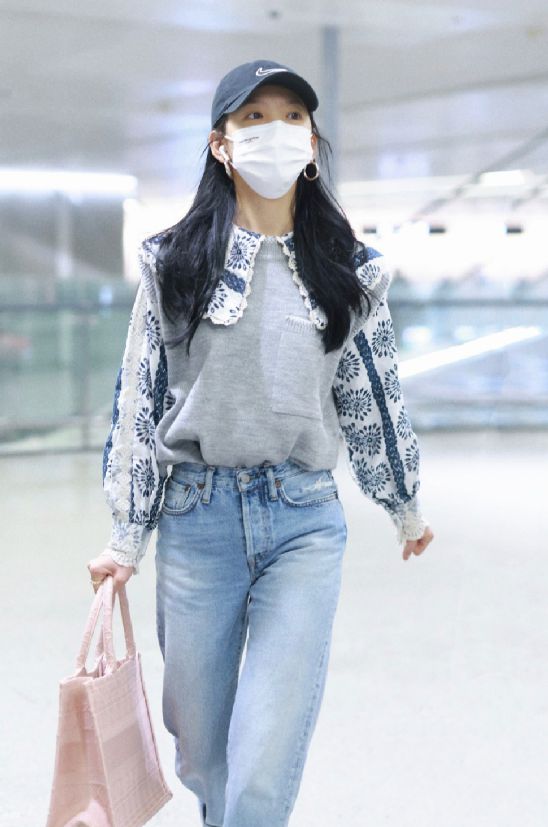 章若楠穿搭，潮流先锋与个人风格的完美融合