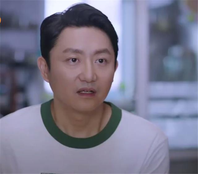 以家人之名，贺梅的温暖与早年印记的深情回顾