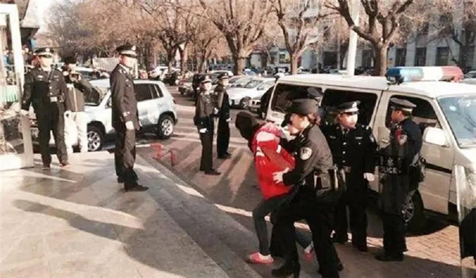 女子深夜离奇失踪事件探秘，揭开最早事件的真相