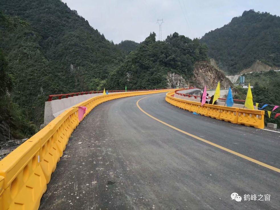 鹤峰公路，通往繁荣的先驱之路