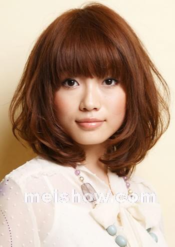 2025年女性发型流行趋势，探索未来发型之美