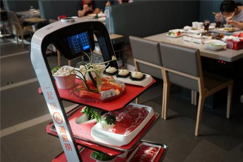 送餐机器人的诞生与演进历程