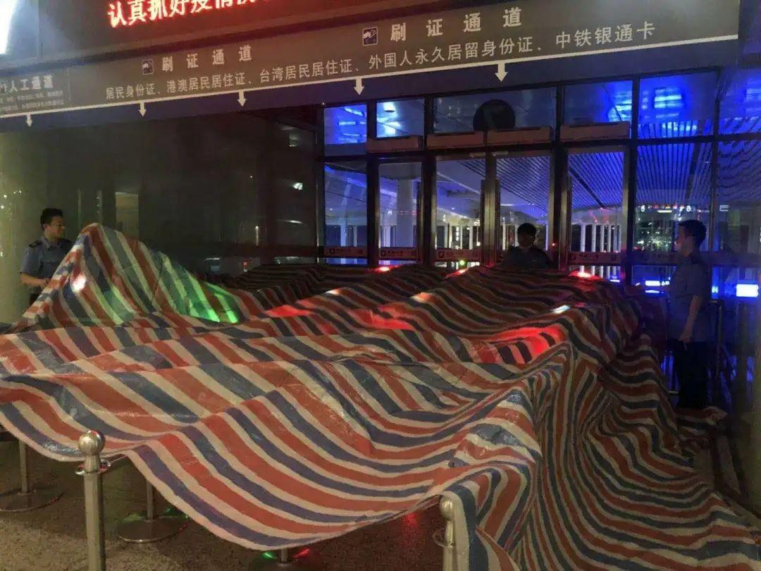 台风预警发布，如何应对即将到来的风暴天气