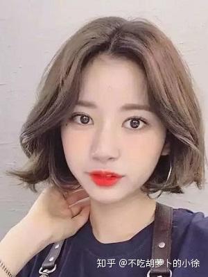 2025年发型先锋，引领潮流的女士发型展示