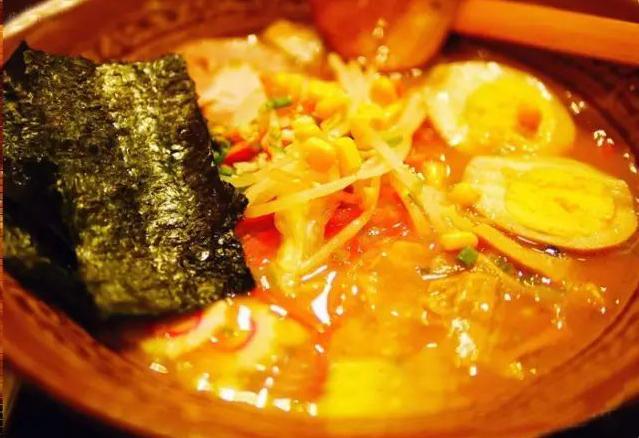 夜宵文化的源头魅力，探索最早发现的特色夜宵
